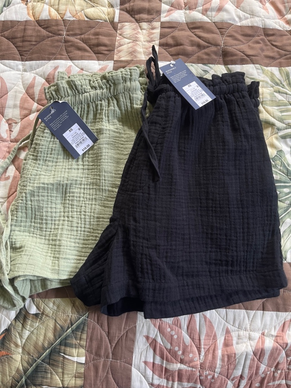 NWT Universal Thread High Waist Shorts — Olive Green & Black